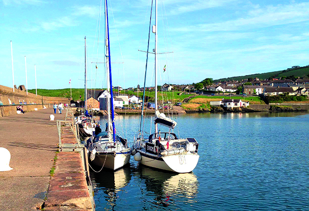 Mooring skills - two boats rafted in a harbour